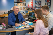 original Reiseberatung Paar jung